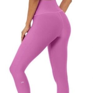 Alo “ airbrush “soft 7/8 hi waist-leggings. EUC size medium